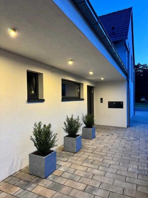 Moderne 4-Zimmer-Erdgeschosswohnung mit großzügigem Garten