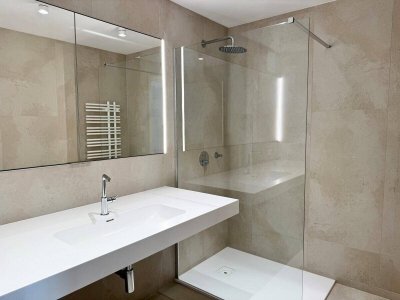 Hot offer! Directly at the main train station: Commission-free + Completion in October