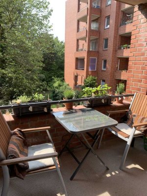 Stilvolle, sanierte 4-Raum-Wohnung mit Balkon und EBK in Lüneburg