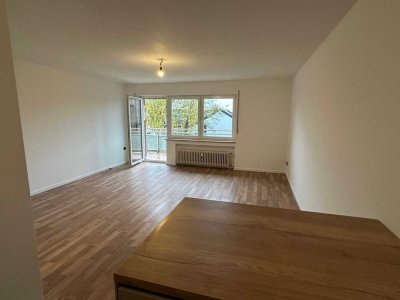 Frisch sanierte 2 Zimmerwohnung mit Balkon