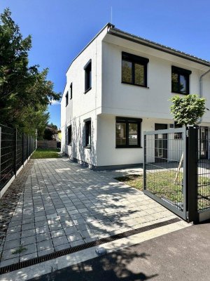 Großzügige Doppelhaushälfte - 5 Zimmer - 2 Bäder - Alte Donau - U1 - U2 - Provisionsfrei für den Käufer!