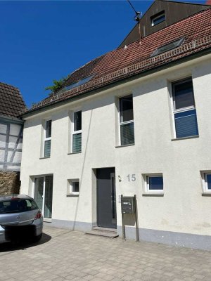 Provisionsfrei vollständig renovierte 3-Zimmer-Maisonette-Wohnung mit Balkon und EBK in Eberdingen