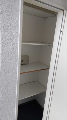 1 Zimmer Wohnung im 12. OG mit Balkon in Neuss
