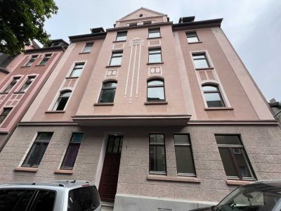 Sie lieben große Küchen, renovierte 3 Zi.- Whng. - modernes Duschbad