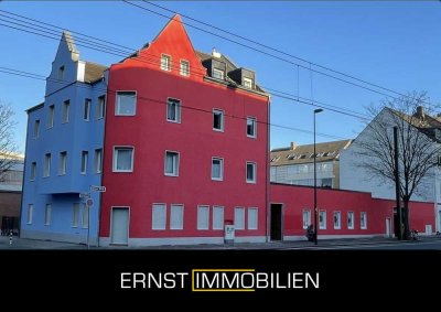 Möblierte und hochwertig sanierte 1 Zimmer- Wohnung mit Einbauküche und Traumbad in Düsseldorf