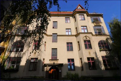 Keine zusätzliche Provision für Käufer! 
Einfach zum Wohlfühlen - mit ordentlichem Altbau-Charme!