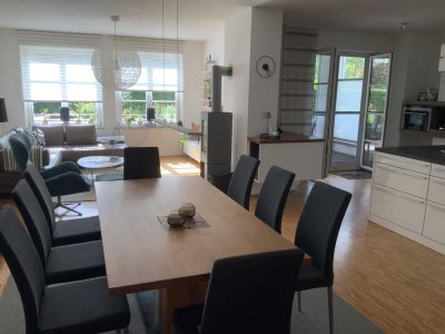 Luxuriöse Wohnung in ruhiger, parkähnlicher und zentraler Lage (ideal für Pendler)