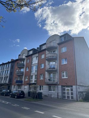 Erstbezug nach Sanierung mit Einbauküche und Balkon: stilvolle 2-Zimmer-Wohnung in Neuss