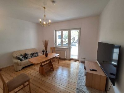 KOMPLETT 2-Zi-Altbau Whg+Balkon und KOMPLETT ausgestattet -fully furnished and equipped
