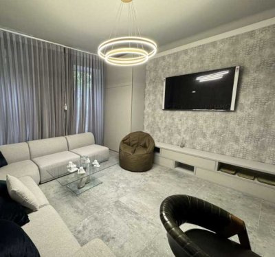 Attraktive und modernisierte 2-Zimmer-Wohnung mit Balkon und EBK in Schwentinental