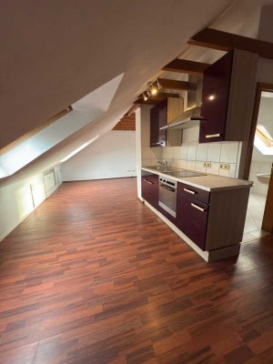 Charmantes 1-Zimmer- Dachgeschossapartment in Meerbusch-Büderich