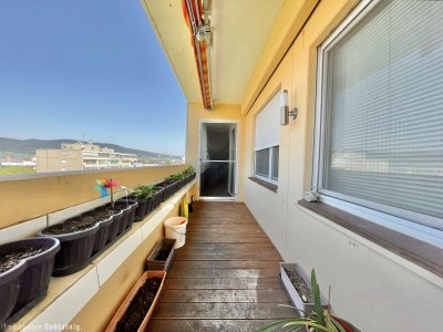 SONNENLOGGIA &amp; FERNSICHT! Gepflegte Wohnung in ruhiger Lage!