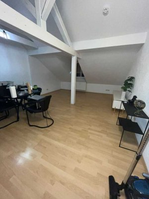 Schicke 2,5 Zimmer Wohnung ab sofort verfügbar!