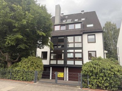 Schöne renovierungsbedürftige Hochparterre-Wohnung mit Terrasse & Balkon im Geteviertel