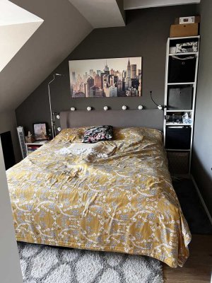 Exklusiv 2-Zimmer möblierte DG-Wohnung mit Balkon und Einbauküche in Barmbek