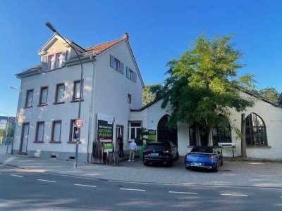 Multifunktionale Immobilie:  Haus mit Wohnungen u. Mehrzweckhalle mit tollem Ambiente in top Lage!