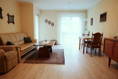 Stilvolle 2-Zimmer-Erdgeschosswohnung mit geh. Innenausstattung mit Balkon und EBK in Staufenberg