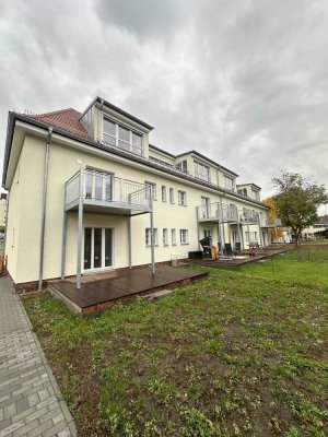 Geschmackvolle, Vollständig kernsanierte 2 Zimmer Wohnung