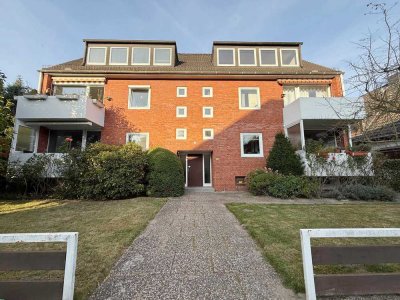 **Charmante 3-Zi.-Wohnung mit Balkon & Garage in gepflegtem Mehrparteienhaus**