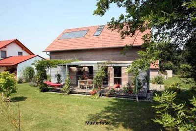 ½ Anteil - Einfamilienhaus nebst Doppelgarage