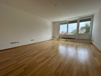 +++ Renovierte Unmöblierte Wohnung in Frankfurt am Main +++