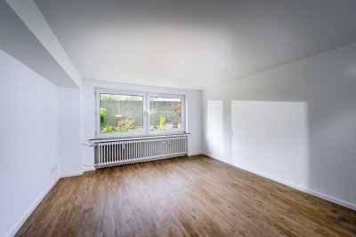 Direkt vom Eigentümer: traumhafte & helle Souterrainwohnung in bester Lage!