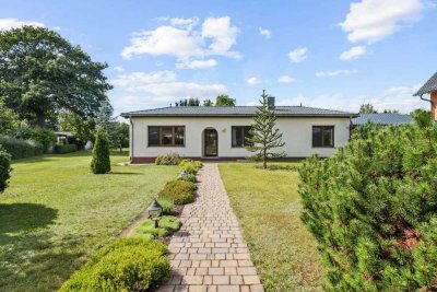 Schöner Wohnen, Bungalow mit sehr schönem Grundstück in sehr beliebter Lage