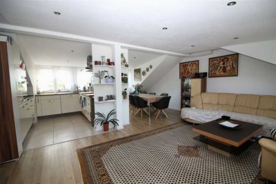 Top gepflegte moderne DG-Wohnung