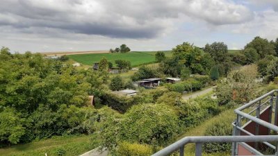 Ansprechende 3,5-Zimmer-Maisonette-Wohnung mit geh. Innenausstattung und Balkon
