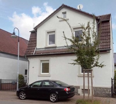 Preiswertes 6-Raum-Zwei-Familienhaus in Laudenbach