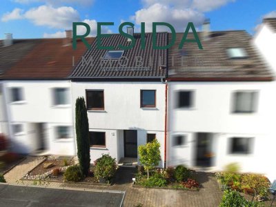 Viel Platz für die Familie: Reihenhaus mit Wintergarten, Garten, Hobbyraum und Garage