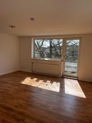 Helle 2-Zimmer Wohnung, 63,07 m², zentral gelegen auf der Altendorfer Straße