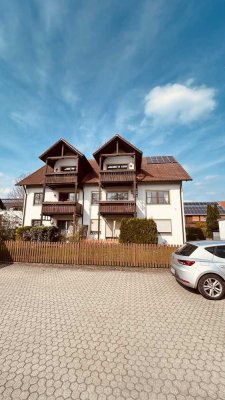 Bezugsfrei! Großzügige 3 Zimmer Wohnung