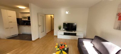 Stilvoll möblierte 3-Zi-EG-Whg mit gehobener Innenausstattung mit EBK, Terrasse und eigenem Garten