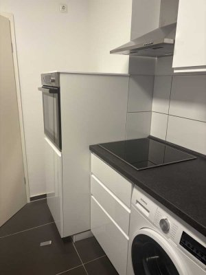 Zwei Zimmer Lichtdurchflutet mit EBK