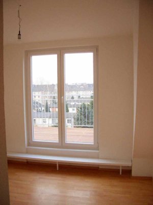 helle, ruhige 60 qm DG-Wohnung, zzgl. 20 qm Nutzfläche im Spitzboden