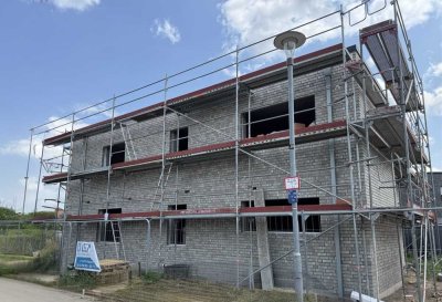 Neubauwohnung in HÜ-City im Zweifamilienhaus