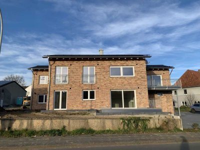 Neuerbaute 4-Zimmer-Wohnung mit großem Balkon im Eggetal