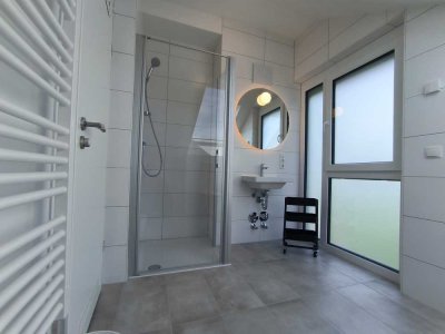 Luxus-Zimmer mit eigenem Bad in 2er WG, vollst. möbliert & NEUBAU, Neufahrn (S1) / Garching