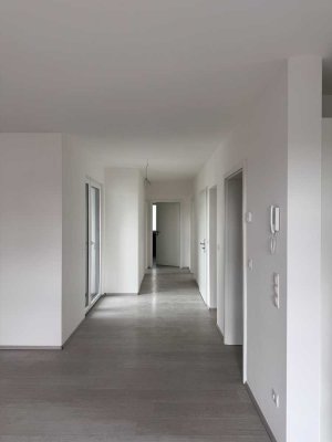 3 Zimmer Dachgeschosswohnung - neuwertig - Aussicht vom Balkon über Schonungen