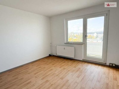 Sanierte 4-Raum-Wohnung mit Balkon und toller Aussicht - ab sofort in Annaberg-Buchholz!