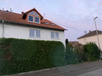 Großzügige DHH mit Garten