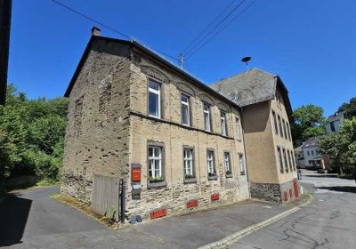 Markantes Wohnhaus mit Ferienhaus (8 Personen), auch ideal als Zweifamilienhaus