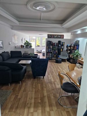 Helle 1-Zimmer Wohnung mit Stellplatz in Rodgau