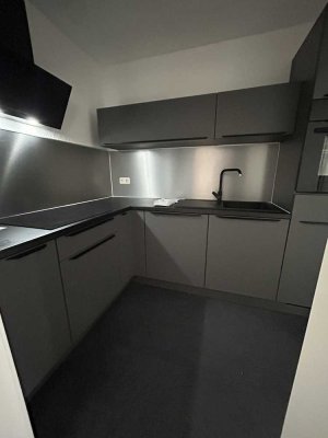 Sanierte 2-Raum-Wohnung mit Einbauküche