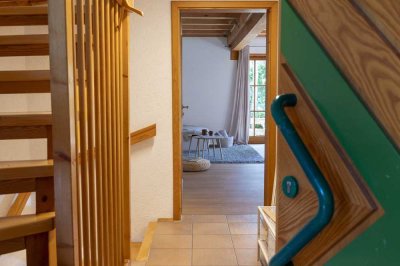 Stilvolle, vollständig renovierte und möblierte 3-Zimmer-Wohnung inkl. Garten; Mieten auf Zeit