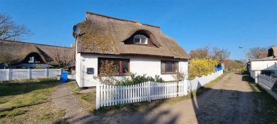 Born auf dem Darß - Reetdachhaus und Ferienhaus in ruhiger verträumter Ortslage
