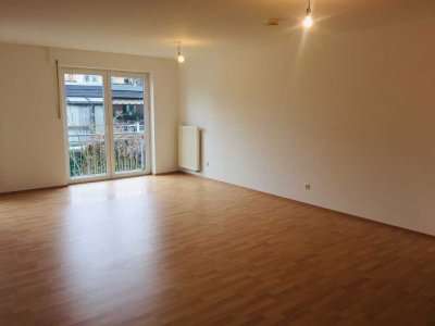 Freundliche und helle Wohnung mit 2 Zimmern und Garten in Duisburg-Großenbaum