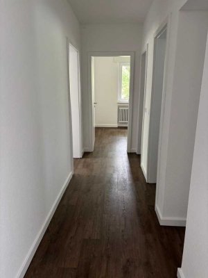 ANFRAGESTOPP!!! Sanierte 4-Zimmerwohnung in 54550 Daun, Heinrich-Hertz-Str. 2, 1 OG Links