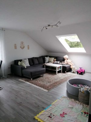 Schöne, geräumige zwei Zimmer DG-Wohnung in sehr guter, ruhiger Lage in Neuwied Heimbach-Weis